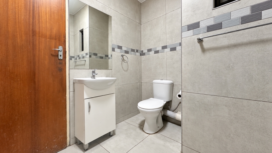 2 Bedroom Property for Sale in Vorna Valley Gauteng
