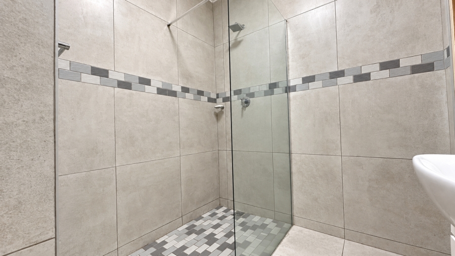 2 Bedroom Property for Sale in Vorna Valley Gauteng