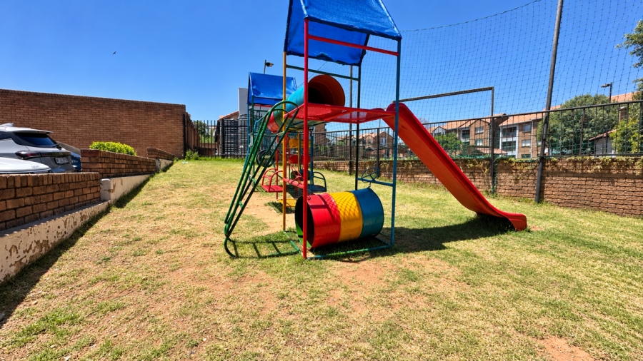 2 Bedroom Property for Sale in Vorna Valley Gauteng