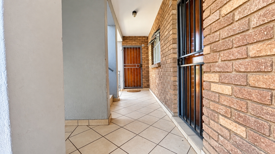 2 Bedroom Property for Sale in Vorna Valley Gauteng
