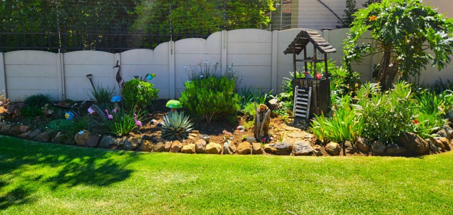 4 Bedroom Property for Sale in Verwoerdpark Gauteng