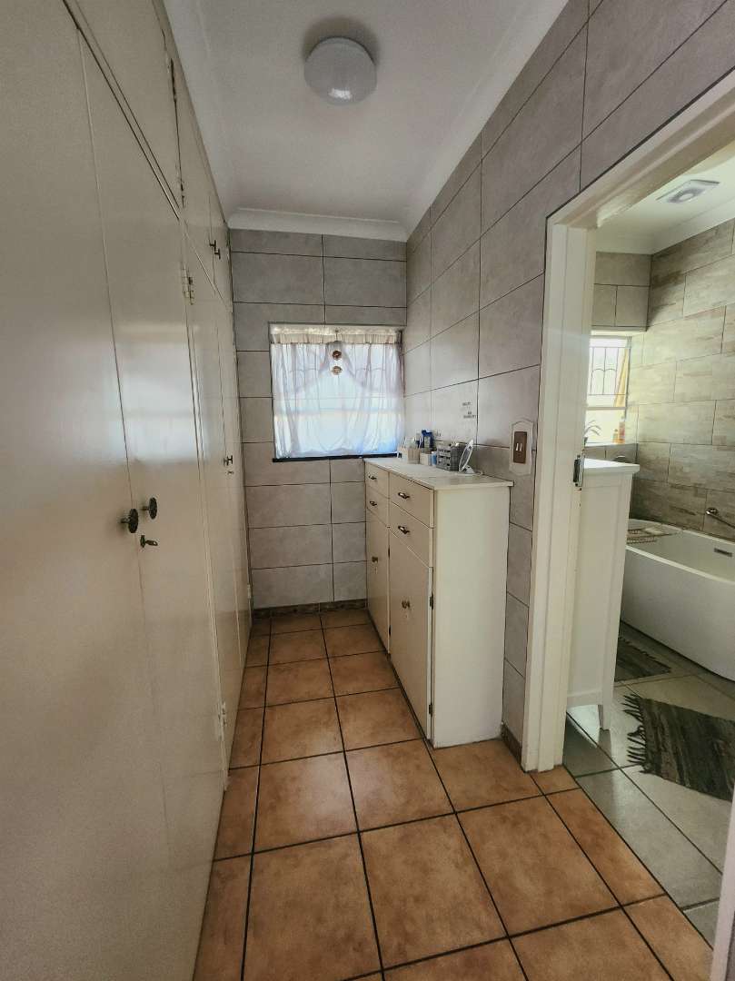 4 Bedroom Property for Sale in Verwoerdpark Gauteng