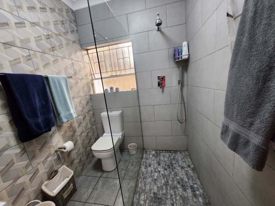 4 Bedroom Property for Sale in Verwoerdpark Gauteng