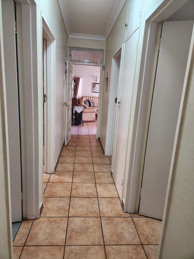 4 Bedroom Property for Sale in Verwoerdpark Gauteng