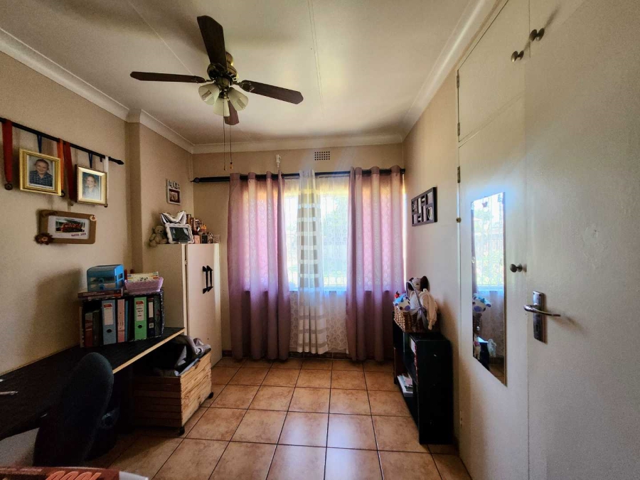 4 Bedroom Property for Sale in Verwoerdpark Gauteng