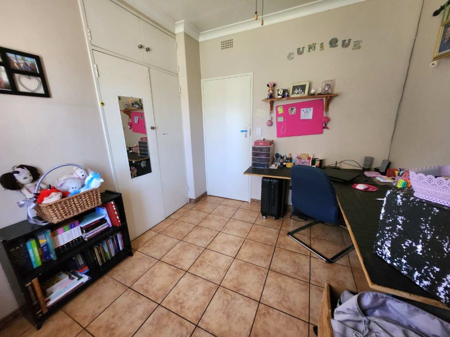 4 Bedroom Property for Sale in Verwoerdpark Gauteng