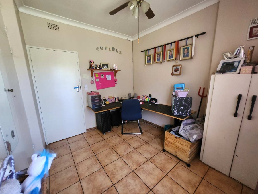 4 Bedroom Property for Sale in Verwoerdpark Gauteng