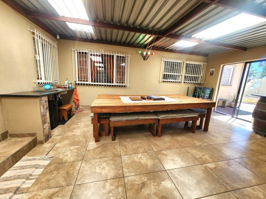 4 Bedroom Property for Sale in Verwoerdpark Gauteng