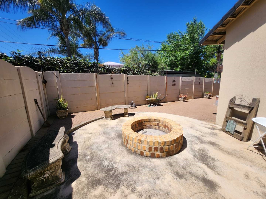 4 Bedroom Property for Sale in Verwoerdpark Gauteng