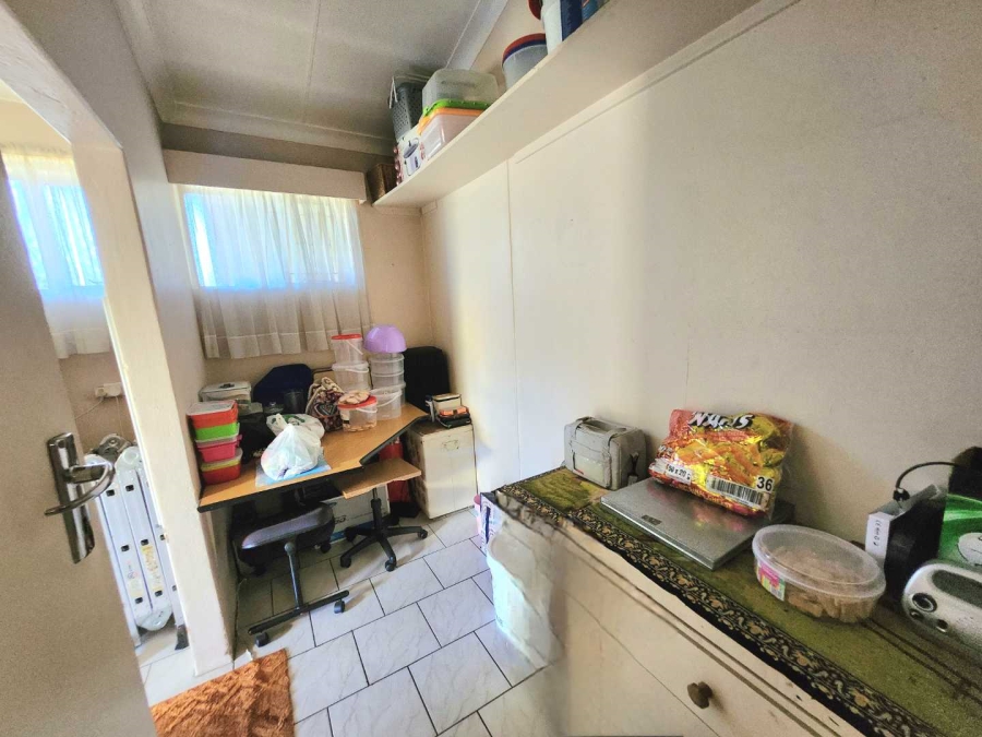 4 Bedroom Property for Sale in Verwoerdpark Gauteng