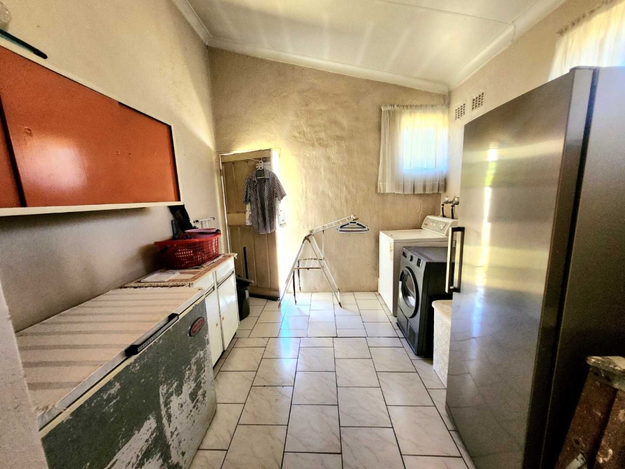 4 Bedroom Property for Sale in Verwoerdpark Gauteng