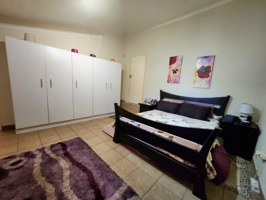 4 Bedroom Property for Sale in Verwoerdpark Gauteng
