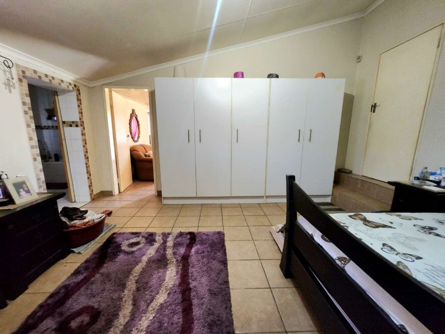 4 Bedroom Property for Sale in Verwoerdpark Gauteng