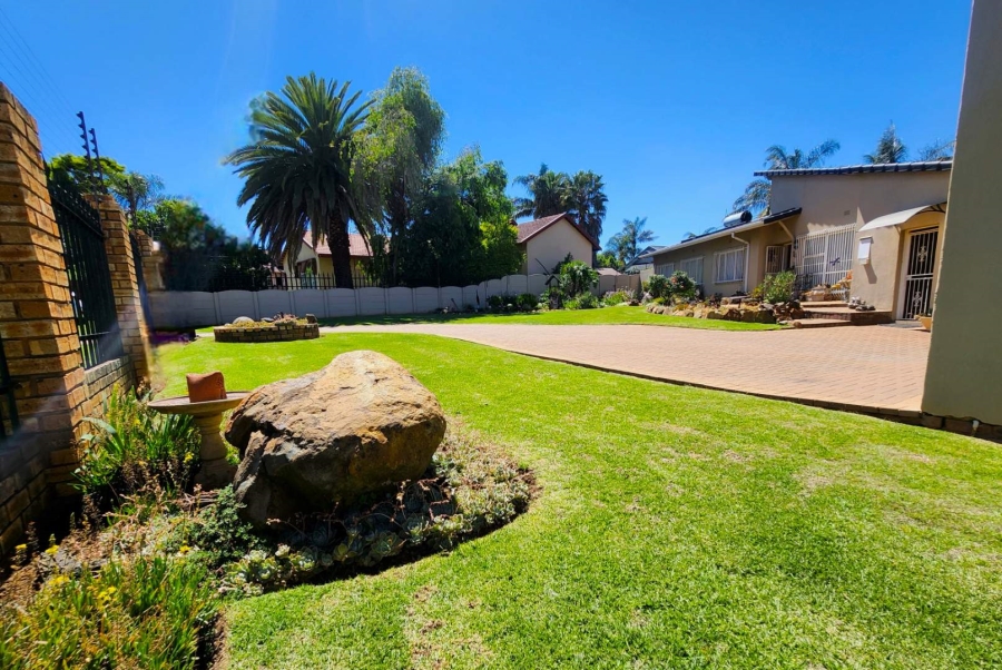 4 Bedroom Property for Sale in Verwoerdpark Gauteng
