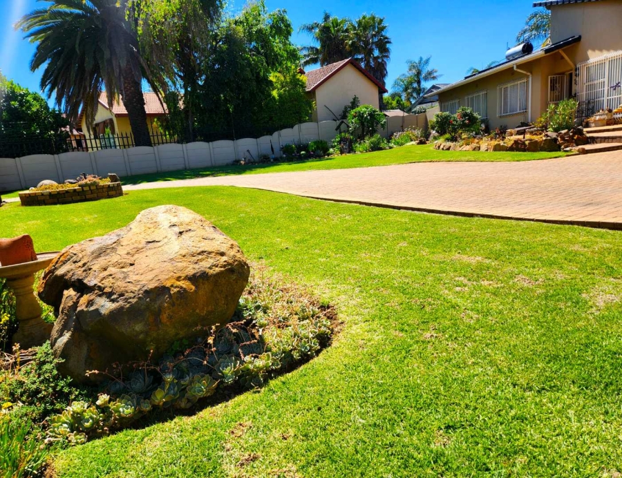 4 Bedroom Property for Sale in Verwoerdpark Gauteng