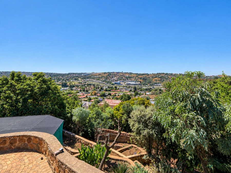 3 Bedroom Property for Sale in Glenvista Gauteng