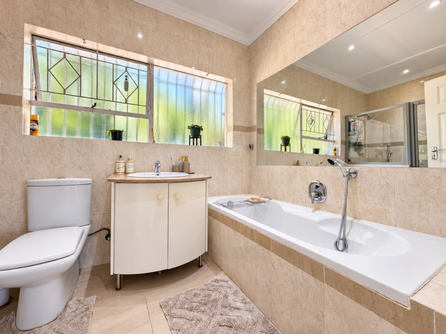3 Bedroom Property for Sale in Glenvista Gauteng