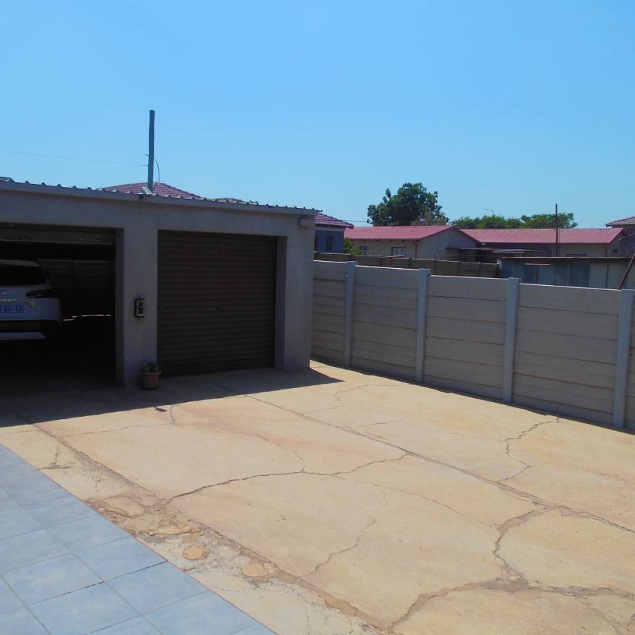 3 Bedroom Property for Sale in Brackenhurst Gauteng