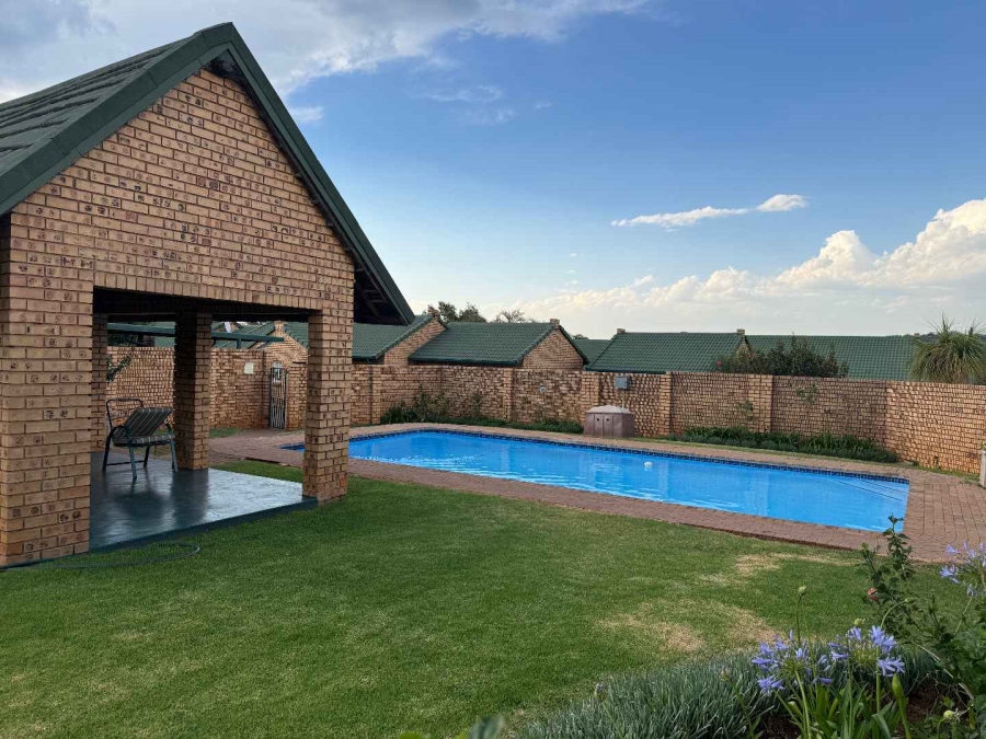2 Bedroom Property for Sale in Faerie Glen Gauteng