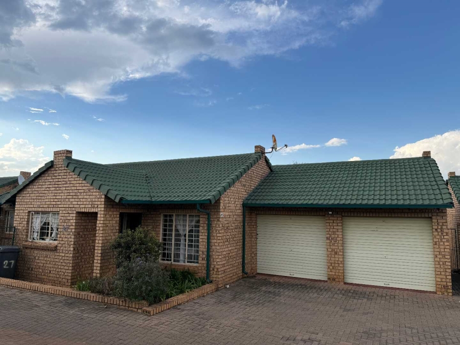 2 Bedroom Property for Sale in Faerie Glen Gauteng