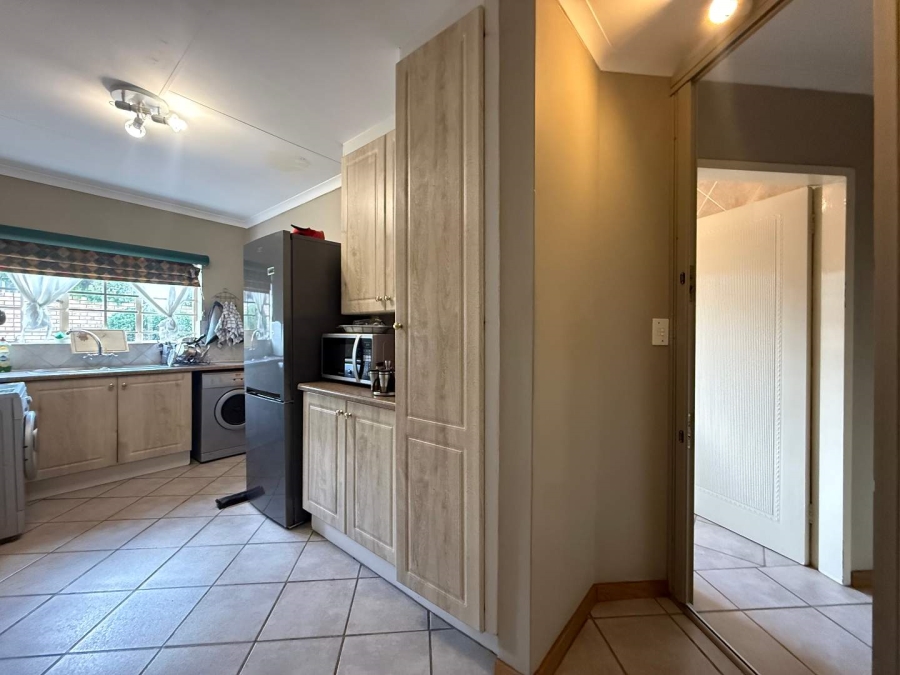 2 Bedroom Property for Sale in Faerie Glen Gauteng