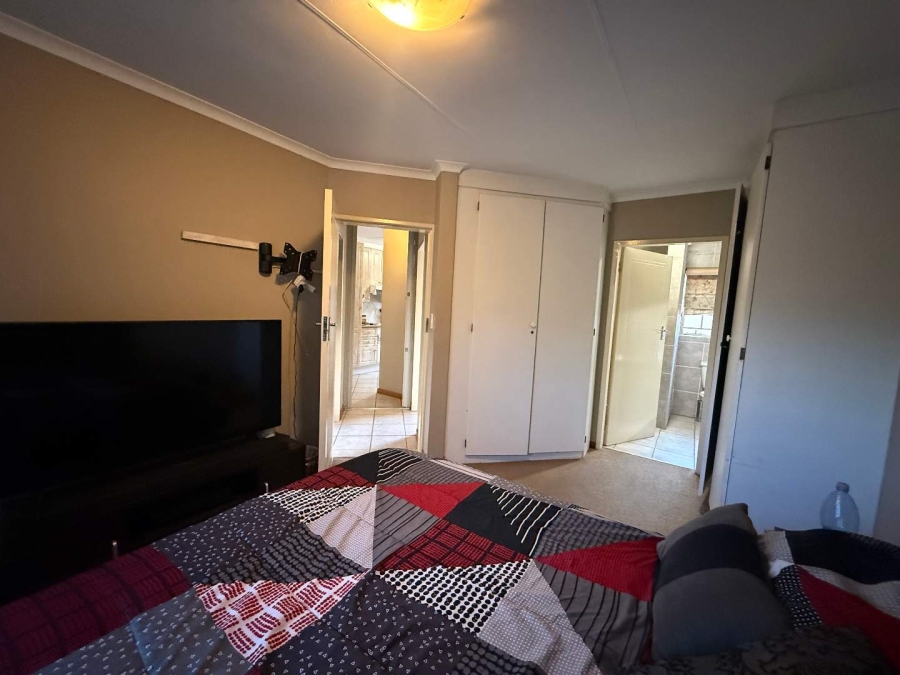 2 Bedroom Property for Sale in Faerie Glen Gauteng