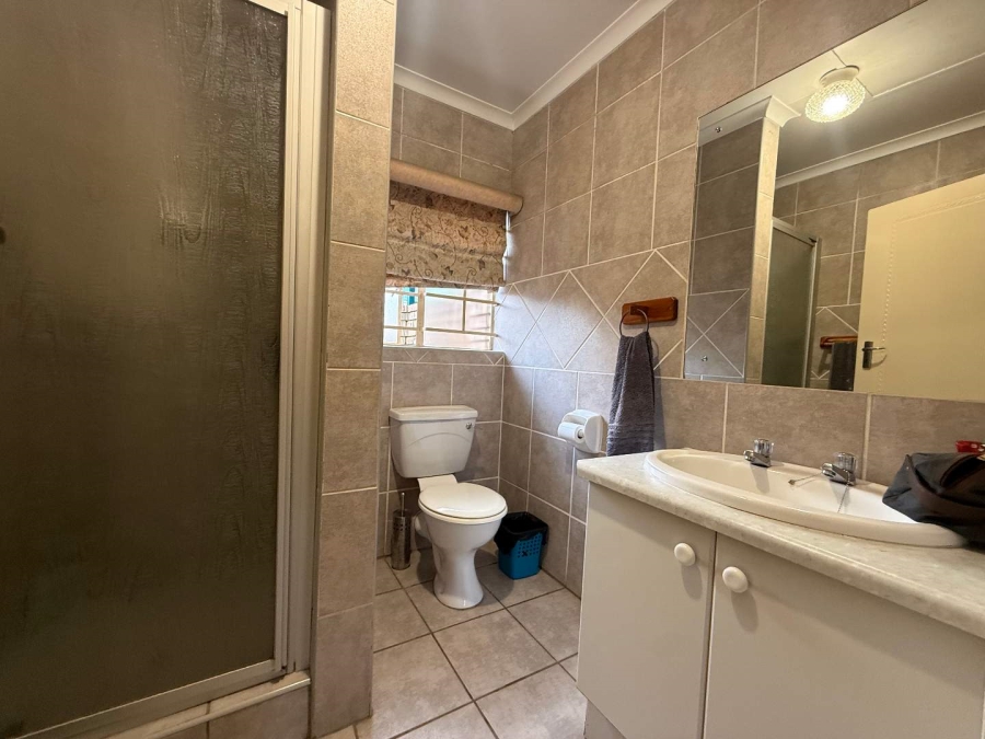 2 Bedroom Property for Sale in Faerie Glen Gauteng