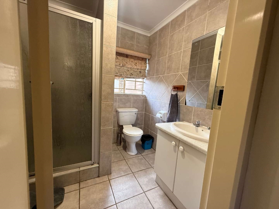 2 Bedroom Property for Sale in Faerie Glen Gauteng