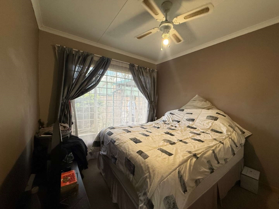 2 Bedroom Property for Sale in Faerie Glen Gauteng