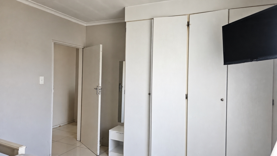 2 Bedroom Property for Sale in Allens Nek Gauteng