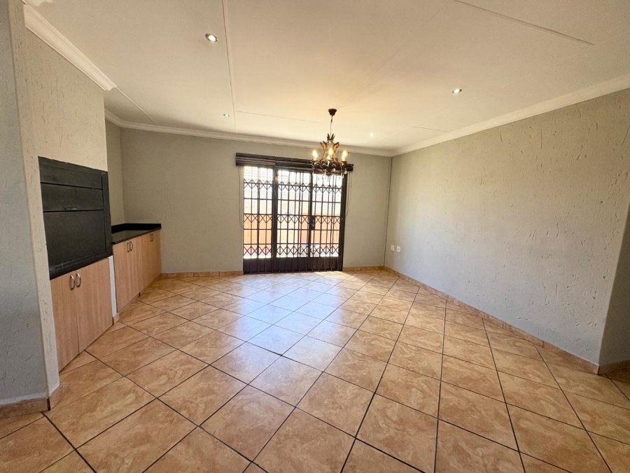 To Let 3 Bedroom Property for Rent in New State Areas Gauteng