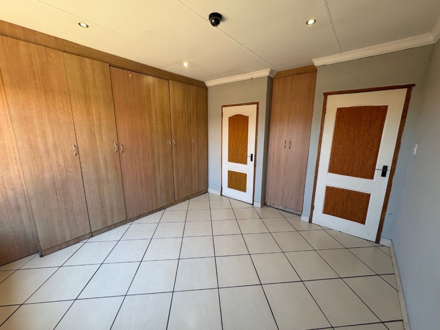 To Let 3 Bedroom Property for Rent in New State Areas Gauteng