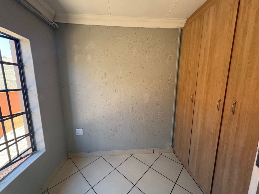 To Let 3 Bedroom Property for Rent in New State Areas Gauteng