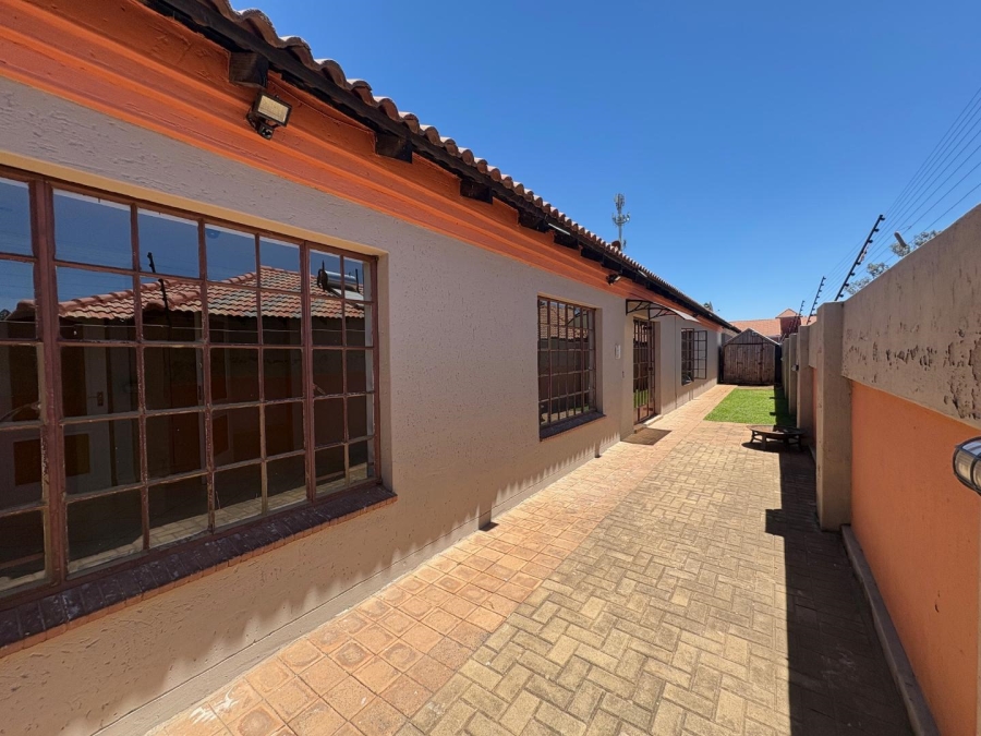 To Let 3 Bedroom Property for Rent in New State Areas Gauteng