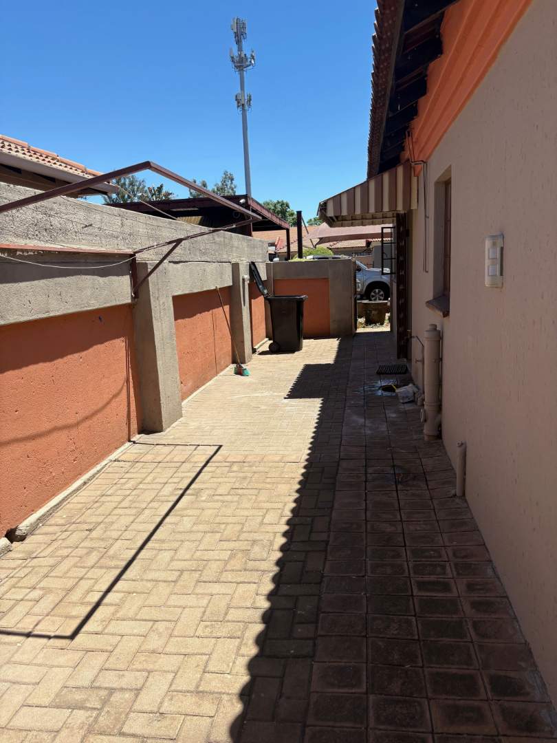 To Let 3 Bedroom Property for Rent in New State Areas Gauteng