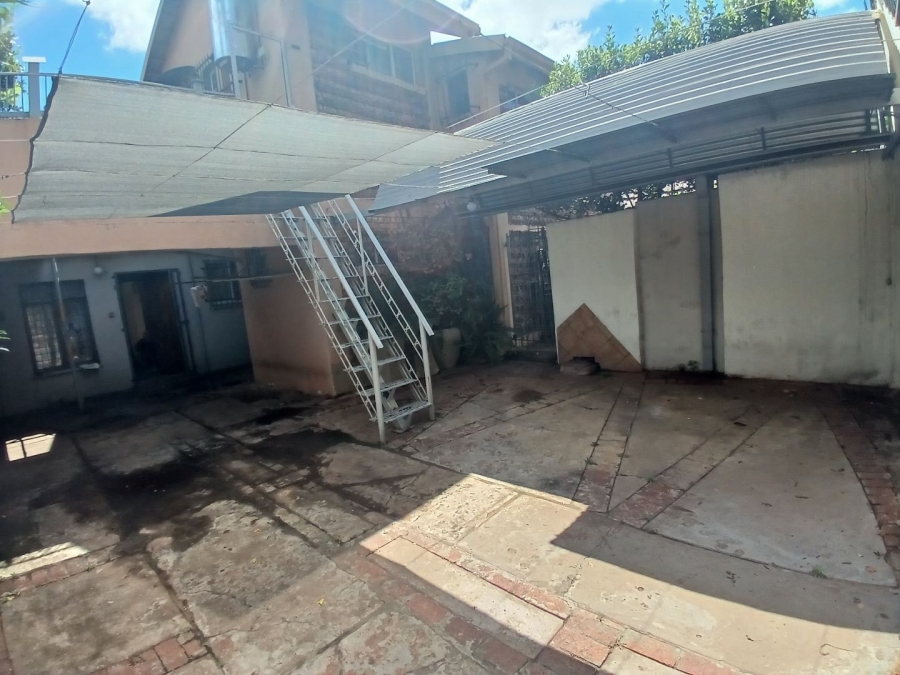 To Let 1 Bedroom Property for Rent in Capital Park Gauteng
