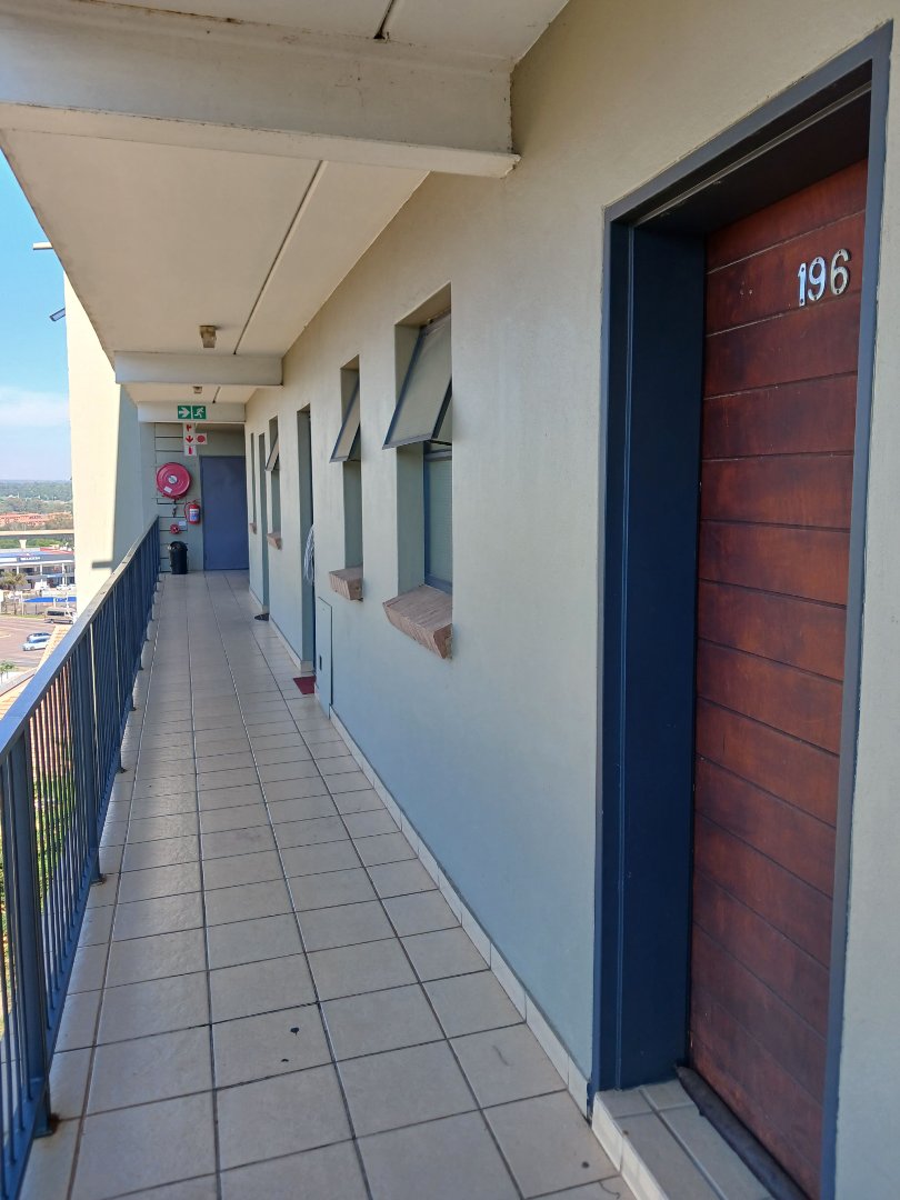 To Let 1 Bedroom Property for Rent in Die Hoewes Gauteng