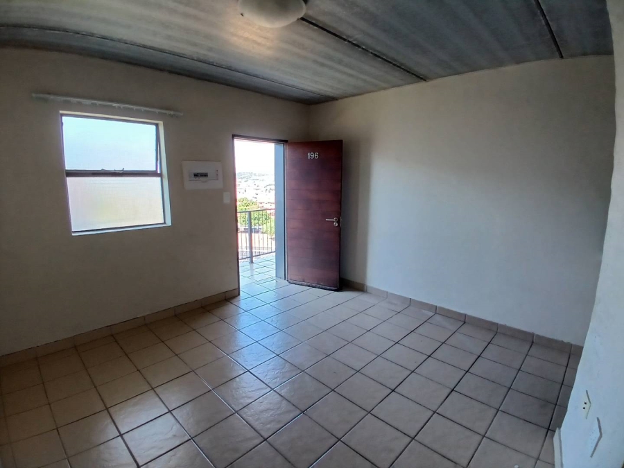 To Let 1 Bedroom Property for Rent in Die Hoewes Gauteng