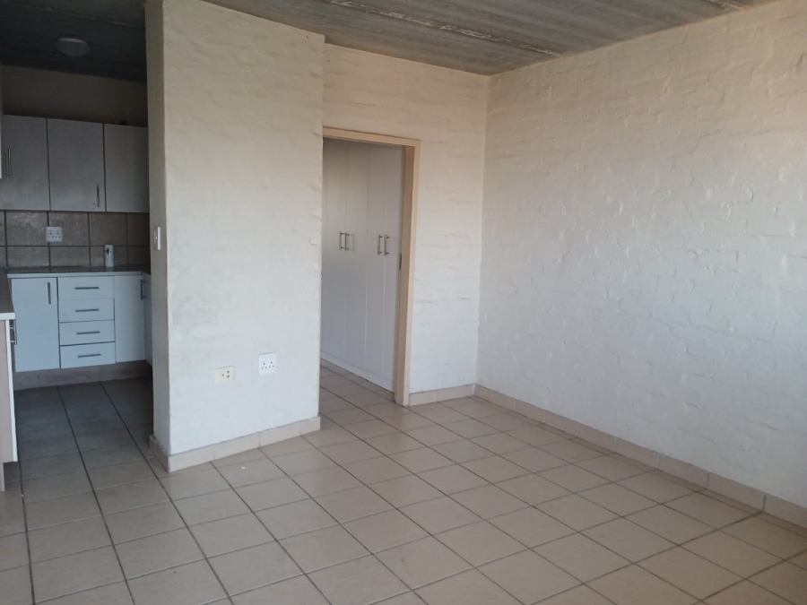 To Let 1 Bedroom Property for Rent in Die Hoewes Gauteng