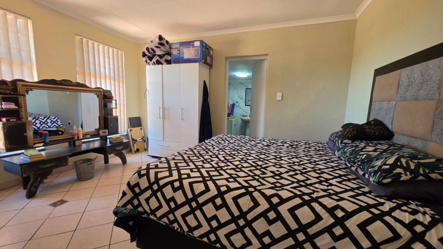 3 Bedroom Property for Sale in Verwoerdpark Gauteng