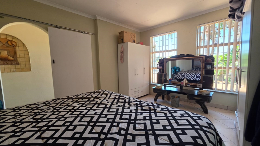 3 Bedroom Property for Sale in Verwoerdpark Gauteng
