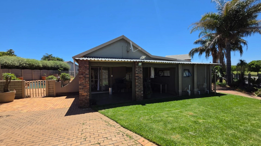 3 Bedroom Property for Sale in Verwoerdpark Gauteng