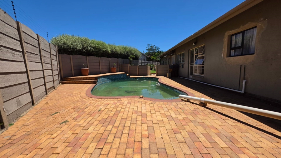 3 Bedroom Property for Sale in Verwoerdpark Gauteng