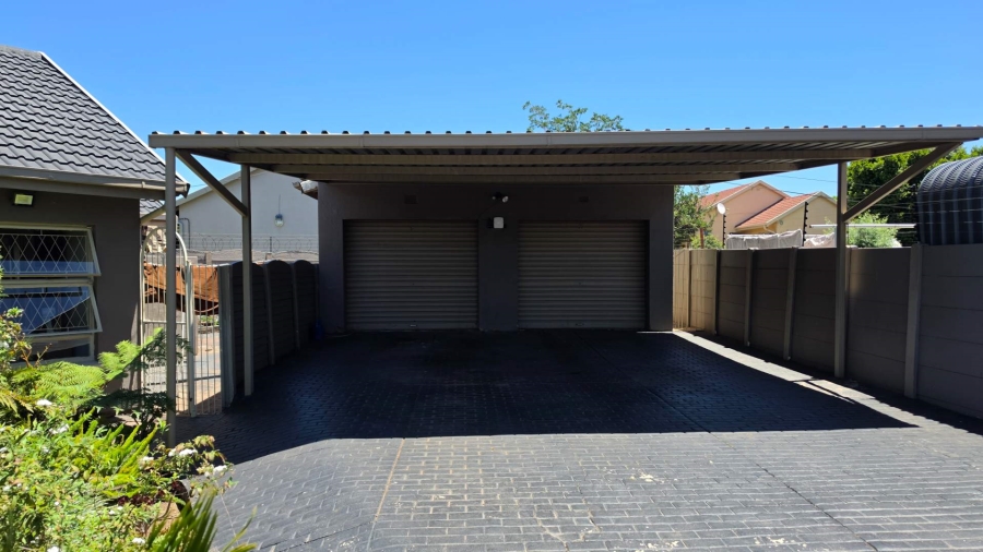 3 Bedroom Property for Sale in Verwoerdpark Gauteng
