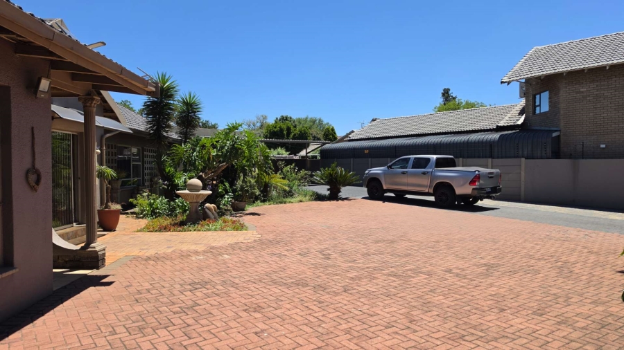 3 Bedroom Property for Sale in Verwoerdpark Gauteng