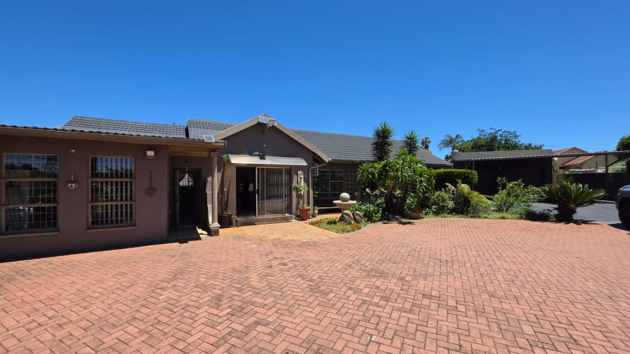 3 Bedroom Property for Sale in Verwoerdpark Gauteng