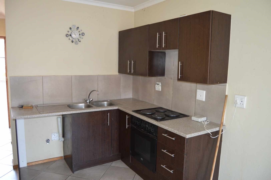 2 Bedroom Property for Sale in Albertsdal Gauteng