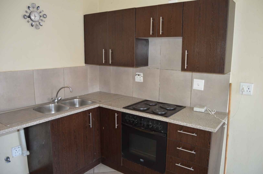 2 Bedroom Property for Sale in Albertsdal Gauteng