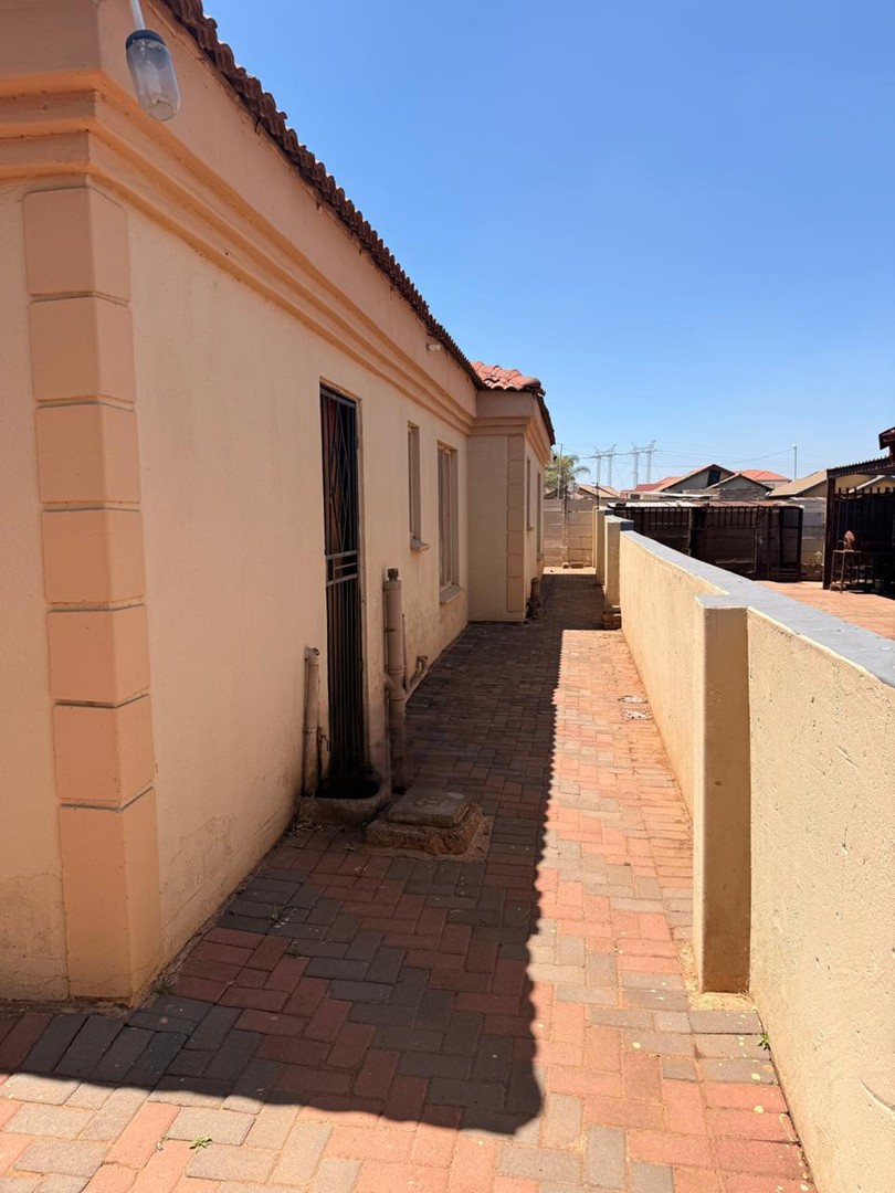 4 Bedroom Property for Sale in Soshanguve VV Gauteng