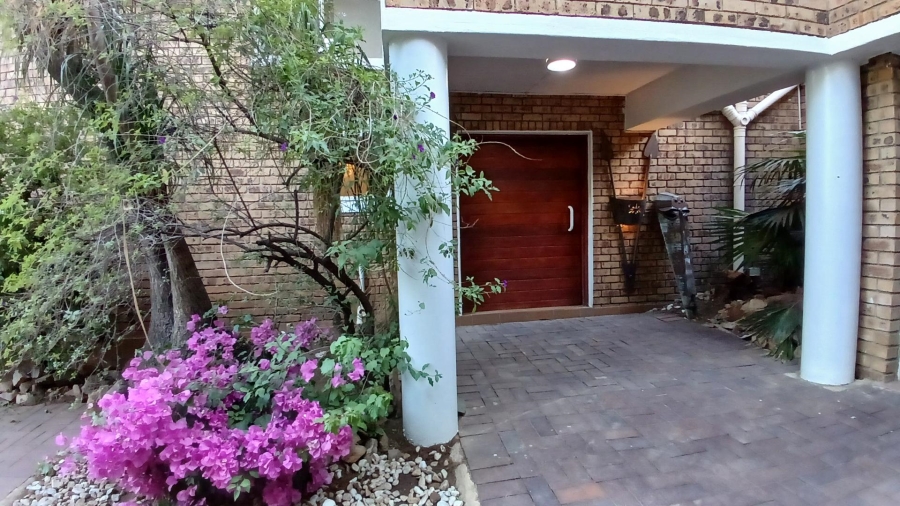 To Let 3 Bedroom Property for Rent in Hurlingham Manor Gauteng